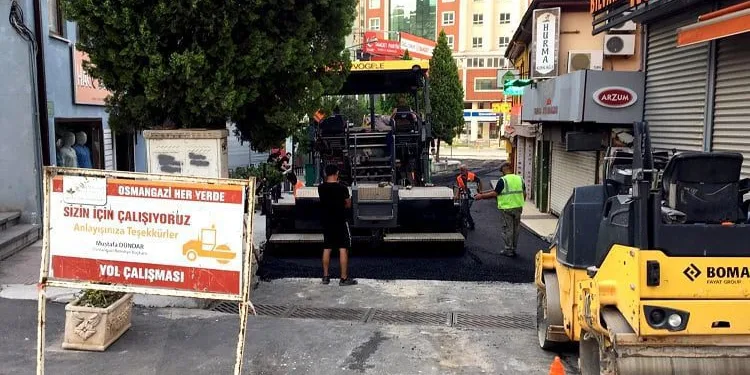 Reyhan Caddesi sıcak asfaltla yenilendi