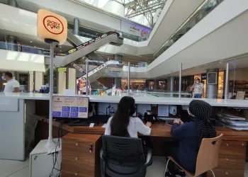 Bursa’da AVM’lerde randevusuz aşılama başladı