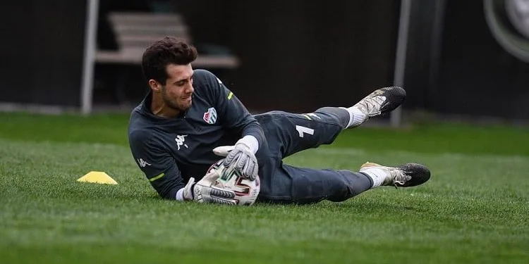 Bursaspor’da Ataberk Dadakdeniz belirsizliği sürüyor