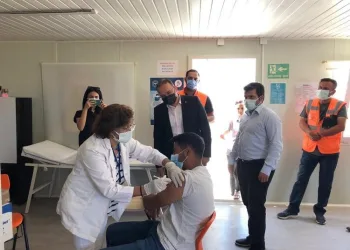 Bursa’da yerli otomobil şantiyesinde aşılama mesaisi