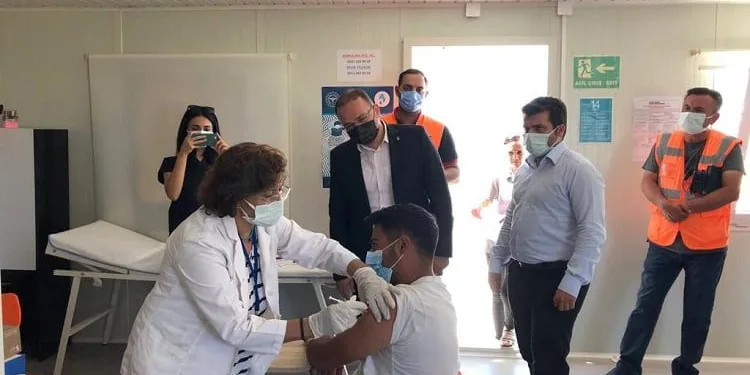 Bursa’da yerli otomobil şantiyesinde aşılama mesaisi