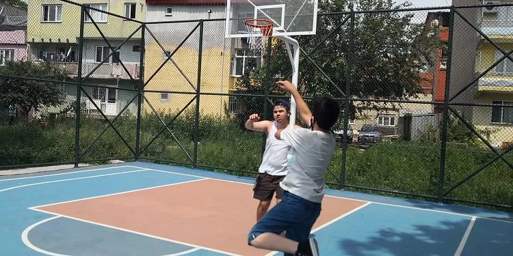 Osmangazi’den 10 mahalleye basketbol sahası