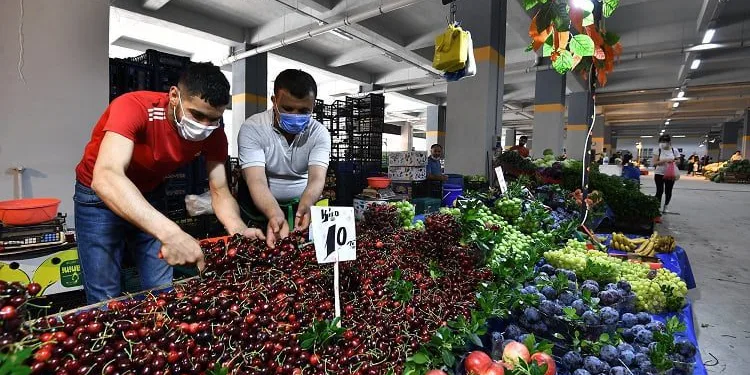 Yunuseli kapalı pazar alanı’nda ilk pazar kuruldu