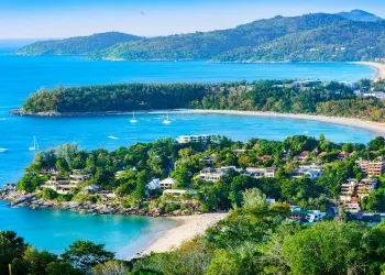Phuket Adası aşı olanlara kapılarını açacak