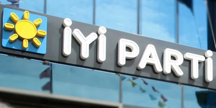 Bursa’da İYİ Parti’den 16 istifa