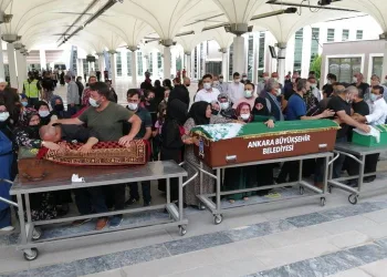 Anneanne cinayeti! Kızı ve torunlarını öldürdü
