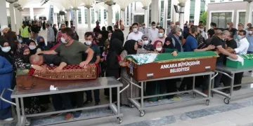 Anneanne cinayeti! Kızı ve torunlarını öldürdü
