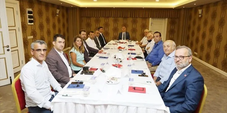 İnegöl’de örnek buluşma! 13 parti başkanından istişare toplantısı
