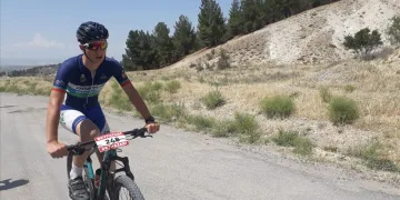 DOSTUM bisiklet sporcusu dereceyle döndü