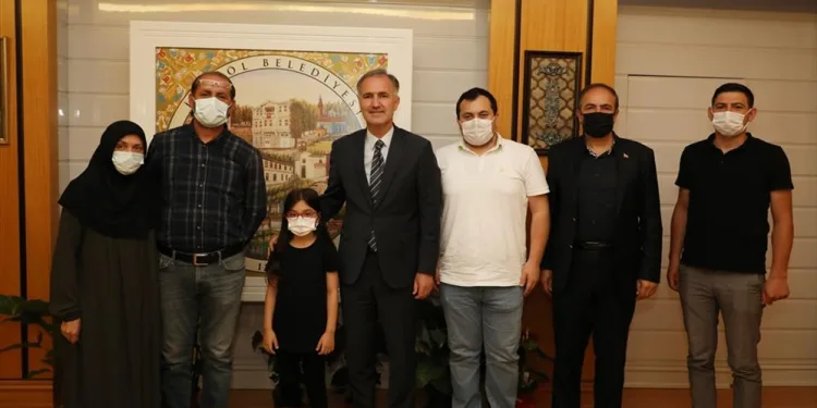Başkan Taban şampiyon öğrenciyi ödüllendirdi