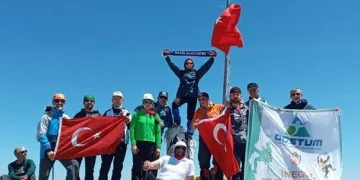 15 Temmuz için zirveye yürüdüler