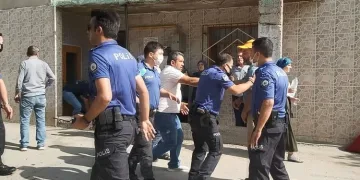 Bursa’da komşu 2 aile arasında bıçaklı kavga