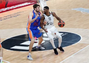 ABD’li pivot Kevarrius Hayes, Frutti Extra Bursaspor’da