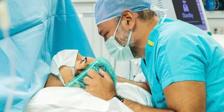 Ali Sunal ile Nazlı Kurbanzade çiftinin ikinci bebekleri dünyaya geldi