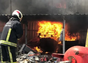 Bursa’da geri dönüşüm tesisinde yangın