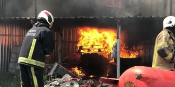 Bursa’da geri dönüşüm tesisinde yangın