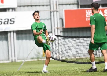 Bursaspor 6 eksikle çalışmalarına devam etti
