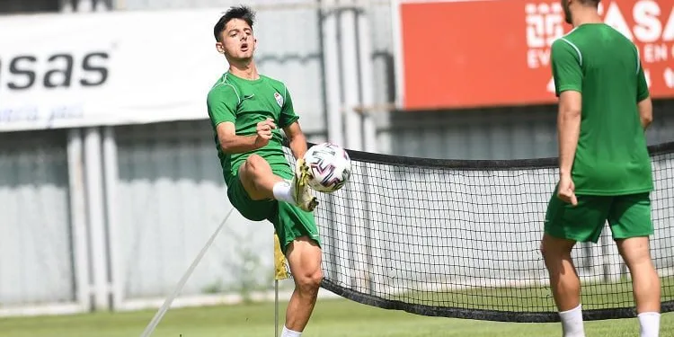 Bursaspor 6 eksikle çalışmalarına devam etti