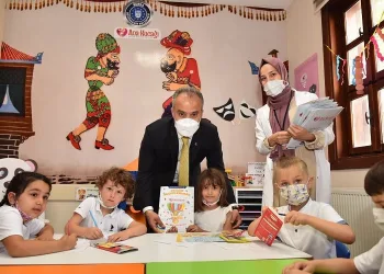 Ana Kucağı Eğitim Merkezleri’nde karne heyecanı