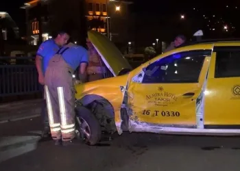 Merinos Kavşağı’nda kaza! Yol 1 saat trafiğe kapandı