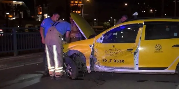 Merinos Kavşağı’nda kaza! Yol 1 saat trafiğe kapandı