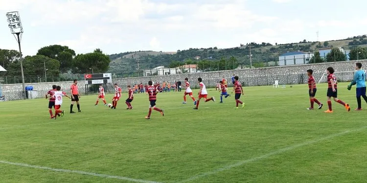 Genç yeteneklerin mücadelesi nefes kesti