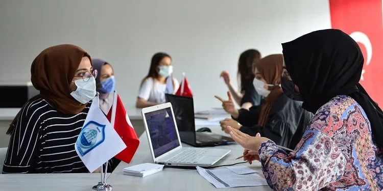 Yıldırım’dan öğrencilere ücretsiz danışmanlık hizmeti