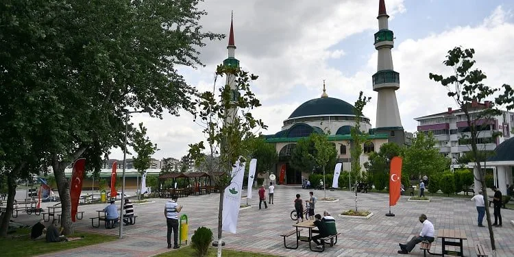 Bostancı Camii çevre düzenlemesi tamamlandı