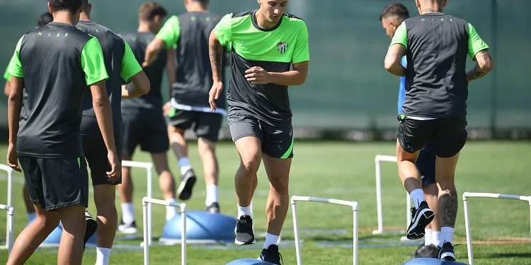 Yeni sezon hazırlıkları moralli sürüyor