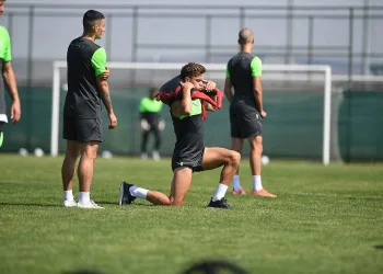 Bursasporlu futbolcular sınırları zorladı