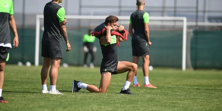 Bursasporlu futbolcular sınırları zorladı