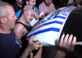 Bursa’da polis aracına ateş açıp, kılıçla direndi