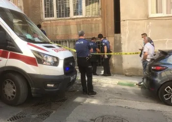 Bursa’da emekli öğretmen evinde ölü bulundu