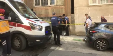 Bursa’da emekli öğretmen evinde ölü bulundu