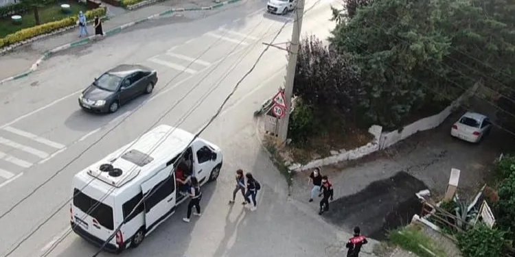 Gizli alfabesi çözülen fuhuş çetesi çökertildi