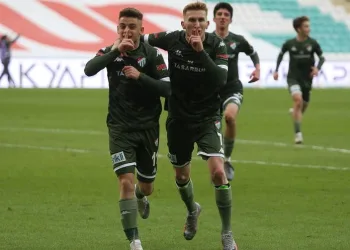 “İlk hedefim 11’de istikrarlı oynamak”