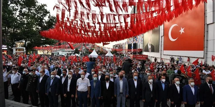 Bursalılar 15 Temmuz şehitlerini andı