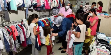 Bursa Yıldırım’da 600 çocuğa bayramlık