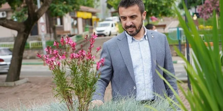 Kestel’de ihtiyaç sahibi çocuklara hediye çeki desteği