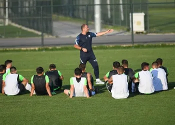 Bursaspor’da üç oyuncu takımdan gönderildi