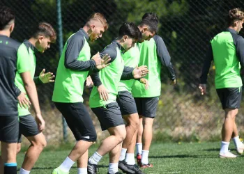 Yeşil-beyazlılar iki eksikle çalıştı