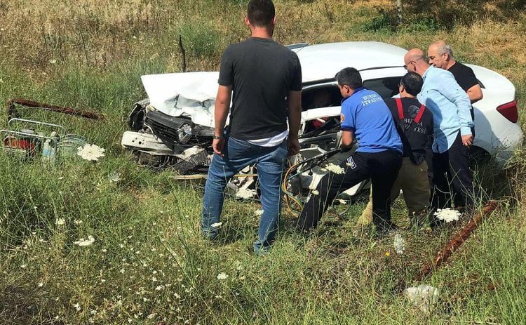 Bursa'da tekerleği kopan araç takla attı