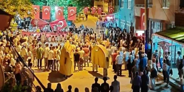 Bursa Mustafakemalpaşa’da deve şenliği