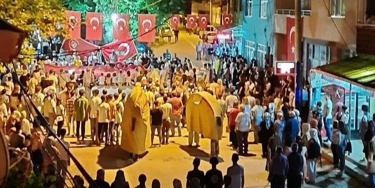 Bursa Mustafakemalpaşa’da deve şenliği