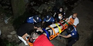 Bursa’da arkadaşlarıyla alkol alırken dereye düştü