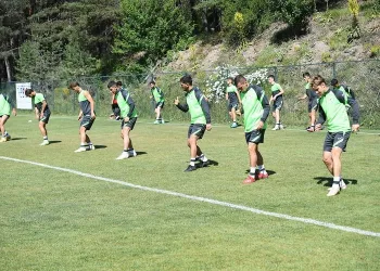 Bursaspor yeni sezona ağır antrenmanlarla hazırlanıyor
