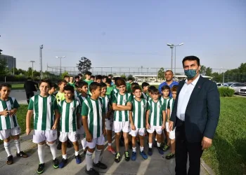 Amatör spor kulüplerine Osmangazi Belediyesi’nden destek