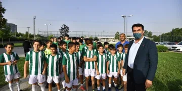 Amatör spor kulüplerine Osmangazi Belediyesi’nden destek