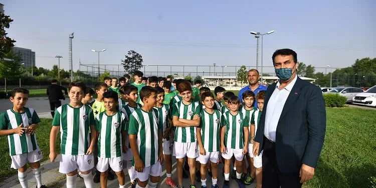 Amatör spor kulüplerine Osmangazi Belediyesi’nden destek
