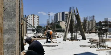 Elmasbahçeler Hizmet Binası hızla yükseliyor